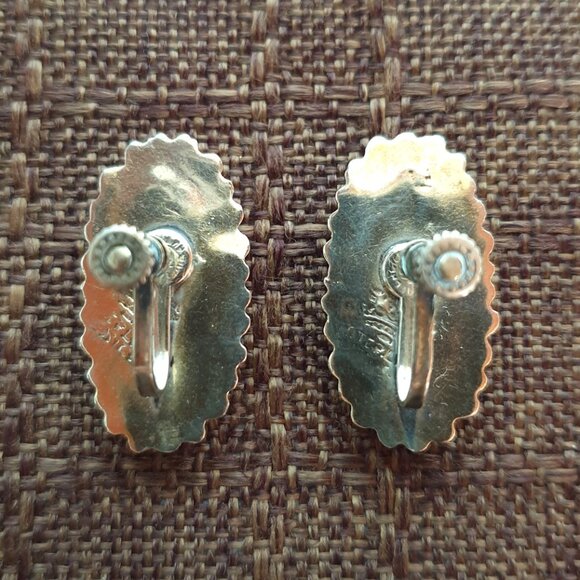 Vintage Navajo Native American Black Onyx Sterling Silver Screw-Back Earrings - Picture 5 of 17